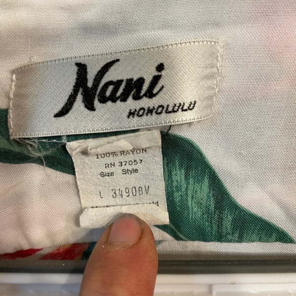 Two large Vintage Hawaiian Button Up Shirts - Picture 8 of 9